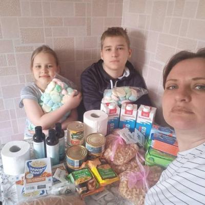 Our volunteer Myroshnyk Anna helps Kharkiv residents