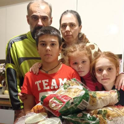 Biscuits + pineapples = we have such stocks!