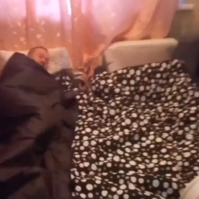 How much is on the thermometer? +9°C. Is it in the yard? No, it's in the house.