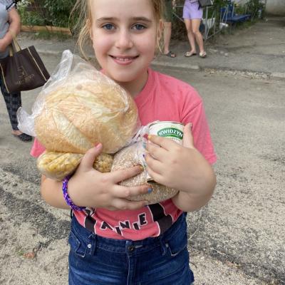 They received bread - the deficit was chased away!