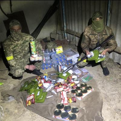 Focused on a nutritious snack!