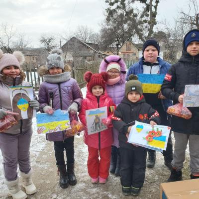 By the way, they handed over sweets for the little ones!