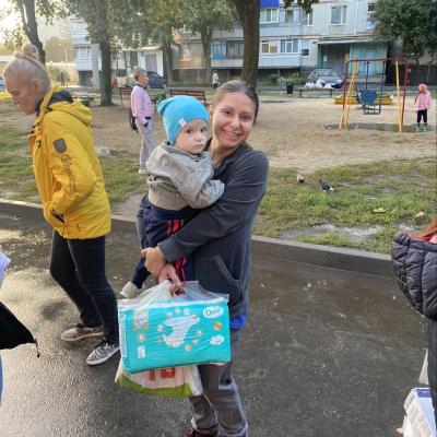 Благодійна стежина привела до дитини.