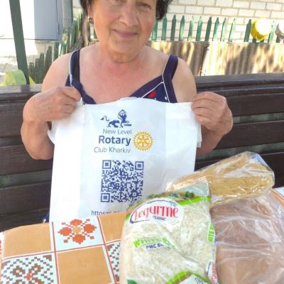Фото для звіту? Йой, я ж без макіяжу!