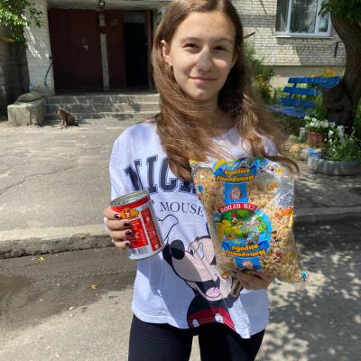 Ти впізнаєш мене із ТИ-СЯ-ЧІ! Буду нести продукти від РО-ТА-РІ!