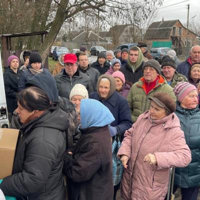 Тримаємо оборону - видаємо продукти від ООНу!